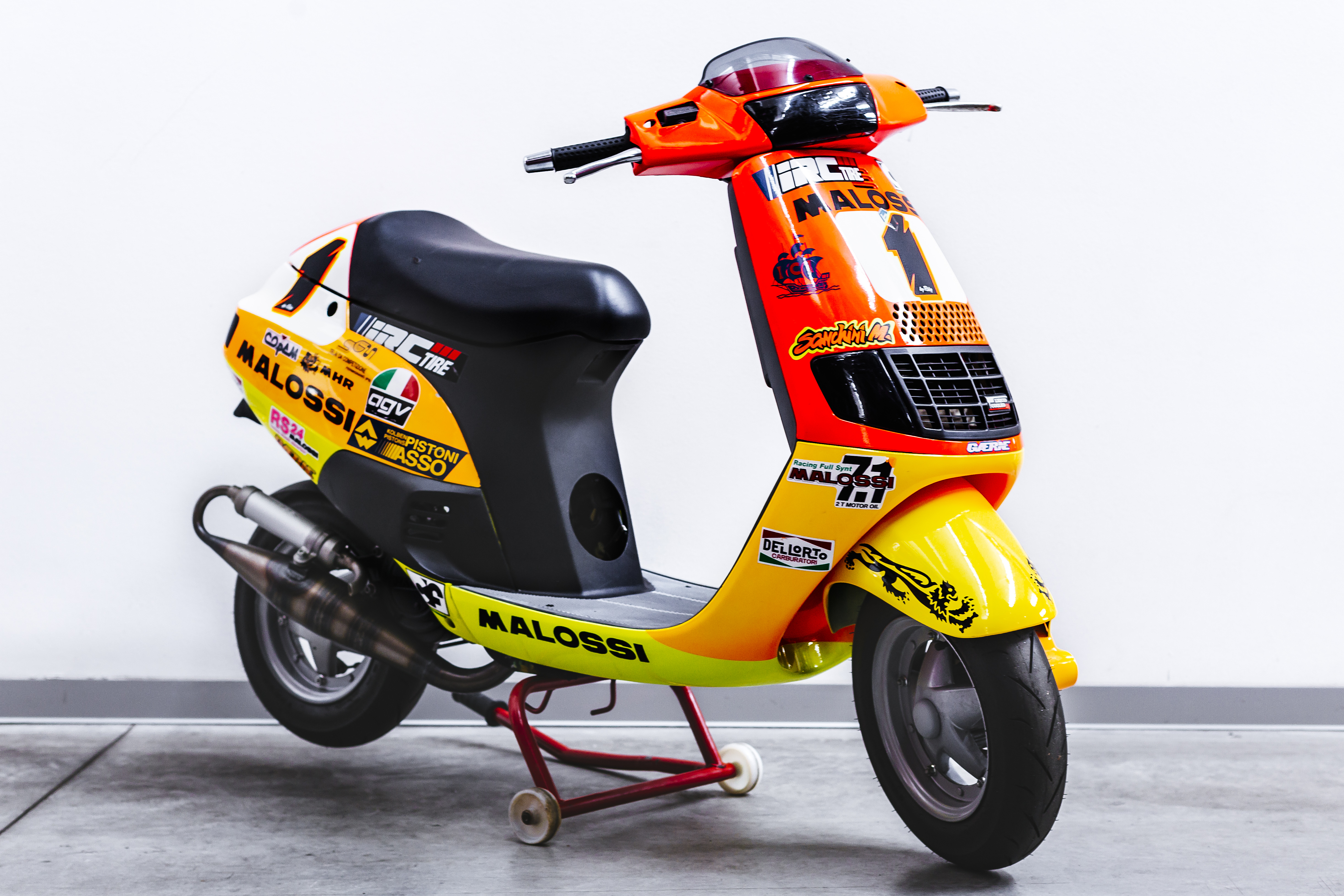 Malossi60  1990: The automatic scooter revolution. The first kits for MBK  Booster and Honda DIO are created - Malossi S.p.A. - Official website  Malossi S.p.A. – Official website